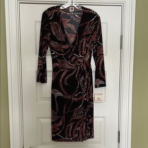 Anne Klein elegant Black and Red Wrap Dress